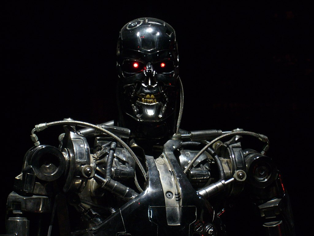 Menacing looking shoot of a T-800 endoskeleton prop. https://commons.wikimedia.org/wiki/File:Terminator_Exhibition_T-800_-_Menacing_looking_shoot.jpg