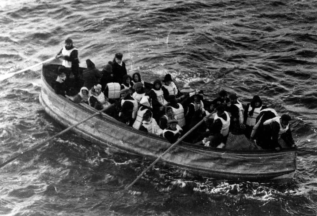 last lifeboat successfully launched from the Titanic
