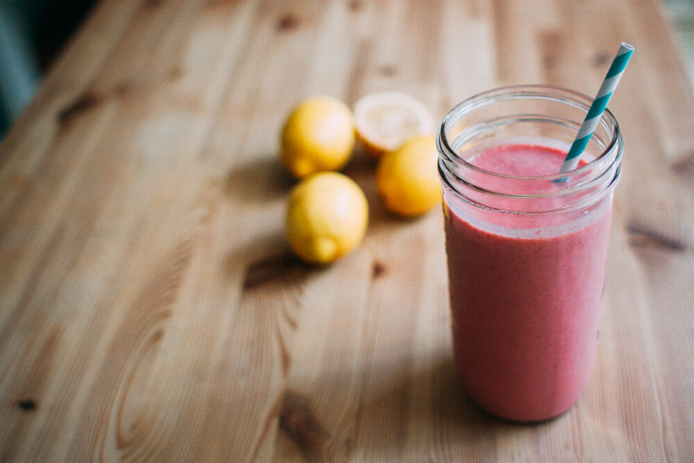 Strawberry Lemon Smoothie. Credit https://commons.wikimedia.org/wiki/File:Strawberry_and_lemon_smoothie_(14430283996).jpg