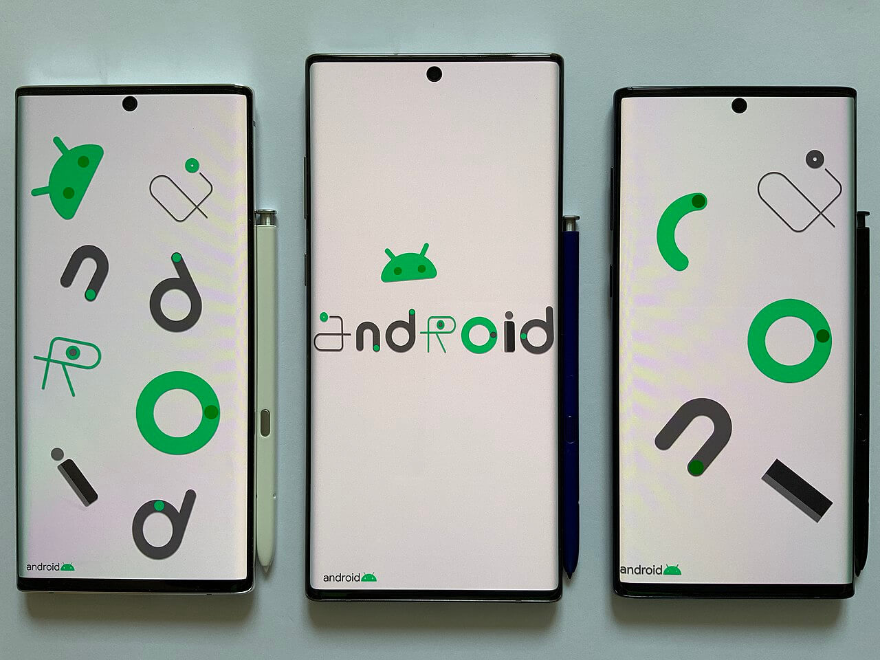 Google Android stock wallpapers on SAMSUNG Galaxy Note10+ 5G. Credit https://commons.wikimedia.org/wiki/File:Android_Phone_(light_mode).jpg